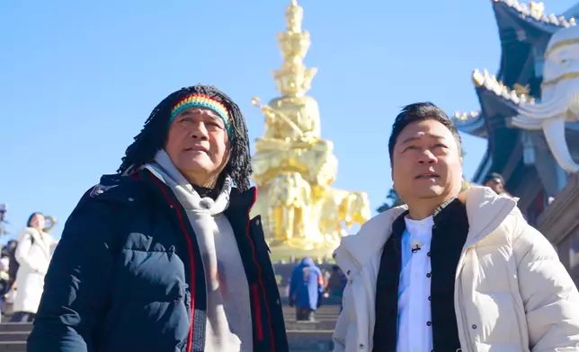 峨眉山嘅景色真係好壯麗。