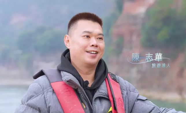 多角度讓觀眾同主持一齊欣賞大佛嘅偉大。