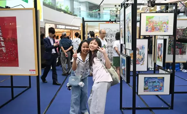 社會各界人士出席開幕禮及畫展，展現社區共融