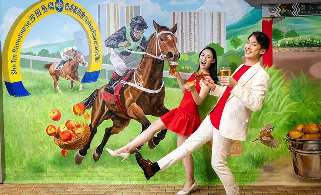 特色手繪藝術牆 - 多幅巨型手繪壁畫以「賽馬．香港」為題