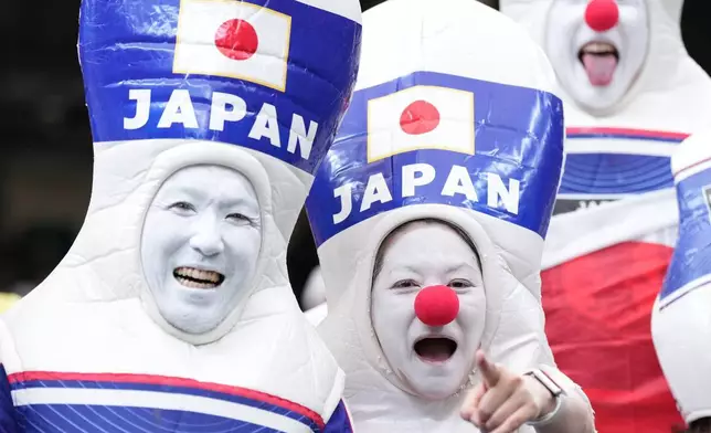 2026年6月29日周一，侯斯頓，世界盃三十二強足球賽，巴西對日本。日本球迷準備觀看賽事。(美聯社圖片/Karen Warren) AP圖片