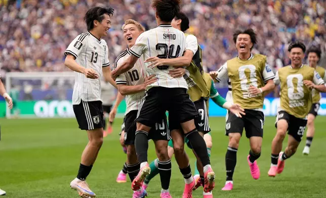 2026年6月29日周一，侯斯頓，世界盃三十二強足球賽，巴西對日本。日本隊佐野海舟（24號）射入球隊首個入球後慶祝。(美聯社圖片/Ashley Landis) AP圖片