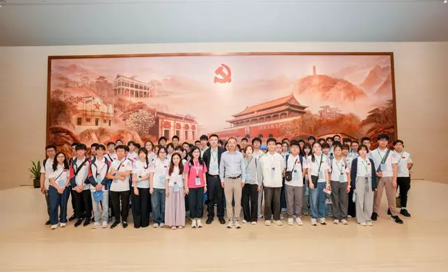 同學到訪中共一大紀念館，見證歷史的重要時刻。