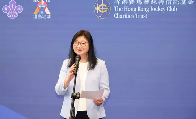香港賽馬會慈善事務部主管陳載英於開幕典禮上致辭