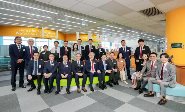 出席「認識《憲法》、《基本法》— 與法治同行」系列比賽的各界賓客合照
