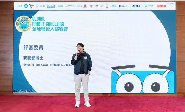 路邦科技聯合創始人及技術總監 麥騫譽博士看到同學們成功將前沿智能科技與藝術才藝融合，感到十分欣喜。