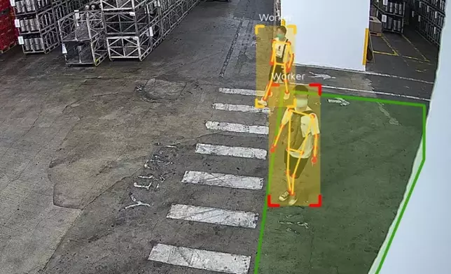 香港太古可口可樂運用人工智能監測 (AI monitoring) 技術，從而實時識別潛在風險並迅速採取應對行動。圖片來源: 香港太古可口可樂