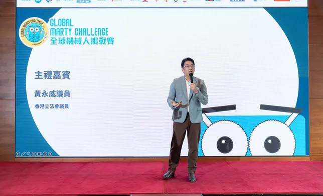 香港立法會議員黃永威議員指出年輕一代最關鍵的能力，則是學會如何與 AI 高效互動、向 AI 學習。
