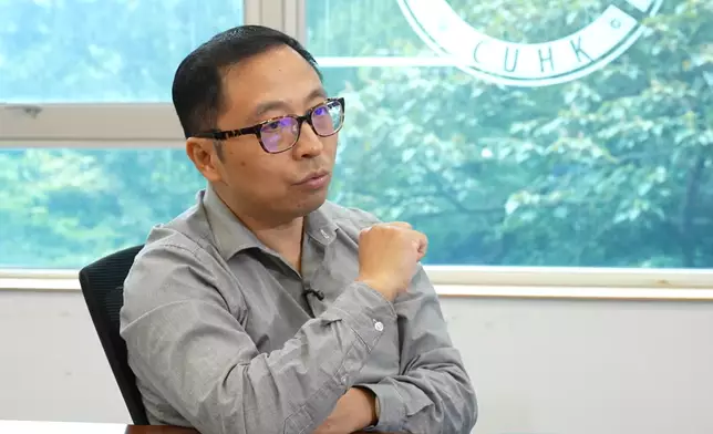 張立指，「史萊姆」機械人的自主能力位於Level1到Level2之間，即機械人可以實現簡單的路線規劃，並跟隨路徑到達目的地。巴士的報記者攝