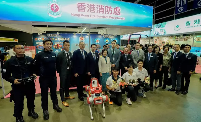 消防處現身教育及職業展 即場提供視力體能測試