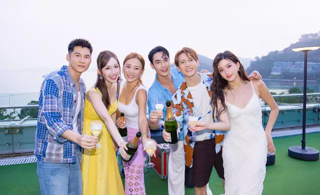 6人對Soho Beach Club at The Pulse 讚不絕口。
