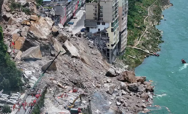 重慶彭水縣漢葭街道發生嚴重山體崩塌事故。網上圖片
