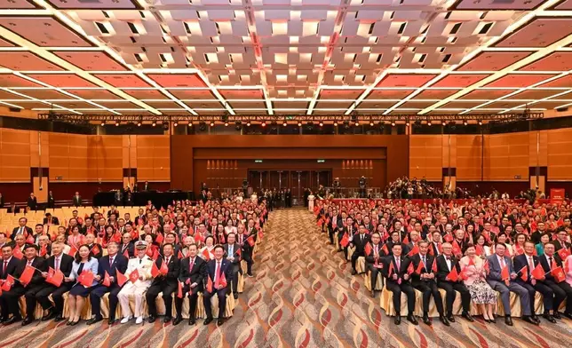 特區政府與中聯辦7月1日在香港會議展覽中心共同舉辦慶祝中國共產黨成立105周年活動啟動儀式，為一系列的慶祝活動揭開序幕。政府新聞處圖片