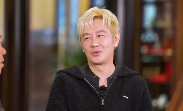 難得把酒言歡，自然真情流露。