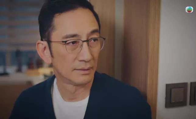 但佢演慈父時，又好有說服力。