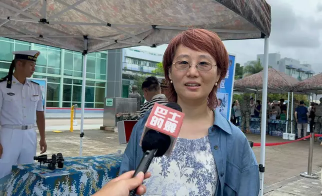 吳女士表示以前只在影片或照片上看過戰艦，現在能親眼看到感到十分震撼。巴士的報記者攝