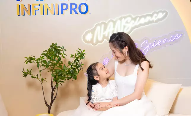 作為兩孩之母的她清更懂得如何平衡家庭與工作。