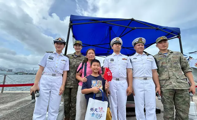 南寧艦編隊今日（7月5日）最後一日開放予公眾參觀。巴士的報記者攝