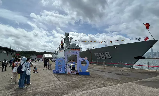 南寧艦編隊今日（7月5日）最後一日開放予公眾參觀。巴士的報記者攝