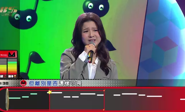 劉愷蕎挑戰神曲《傷逝》，有驚無險打爆機，三位主持都戥她開心。