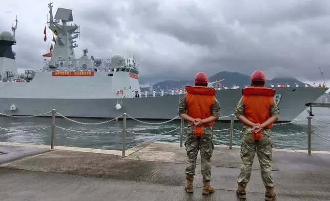早上約9時10分，「衡陽艦」率先從昂船洲軍港碼頭啟航。巴士的報記者攝