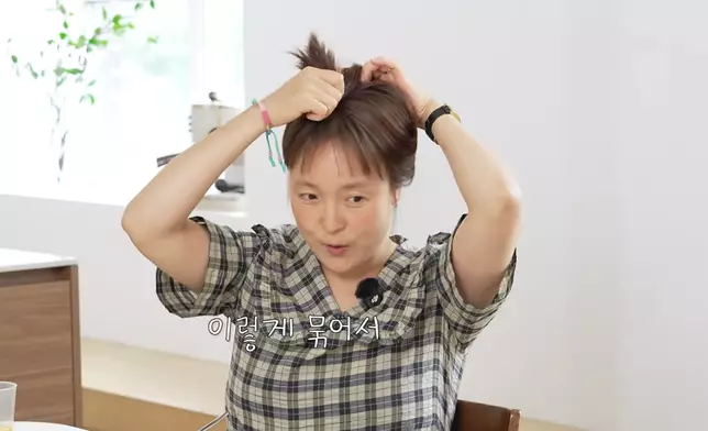 髮型師洪多回憶當時情況。影片截圖