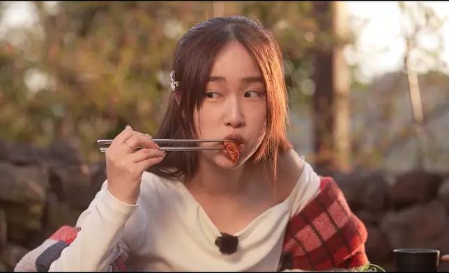 經過一輪努力二人終食到「和牛級」的豬肉。