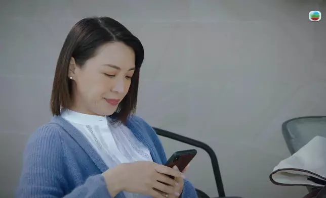 陳煒一嚟個面口就好衰，因為對住佢完全唔愛嘅徐榮。