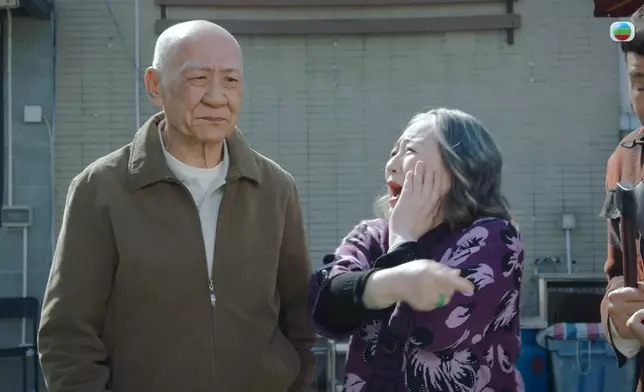 睇吓李家鼎個樣煩到。
