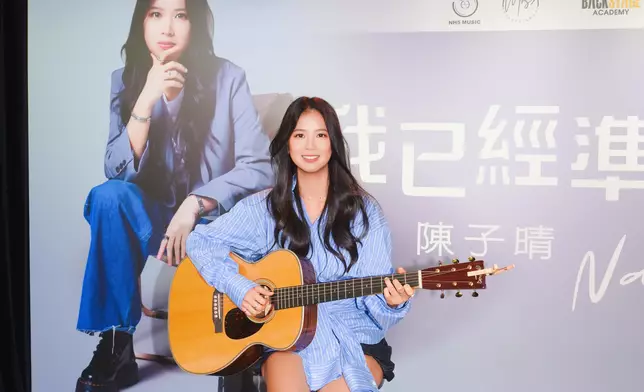 他轉捧26歲陳子晴，大讚她有歌藝有禮貌。