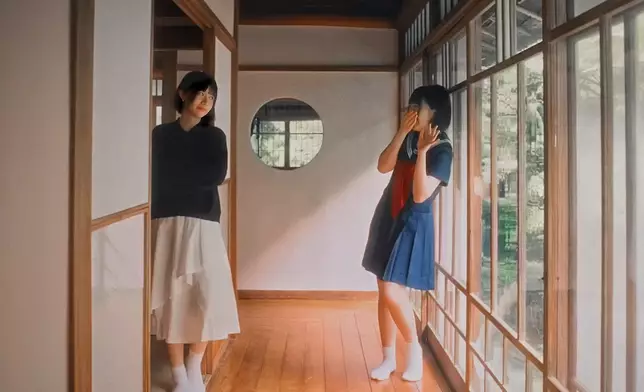 Sica遠赴日本伊豆朝聖尋回青春遺憾 。