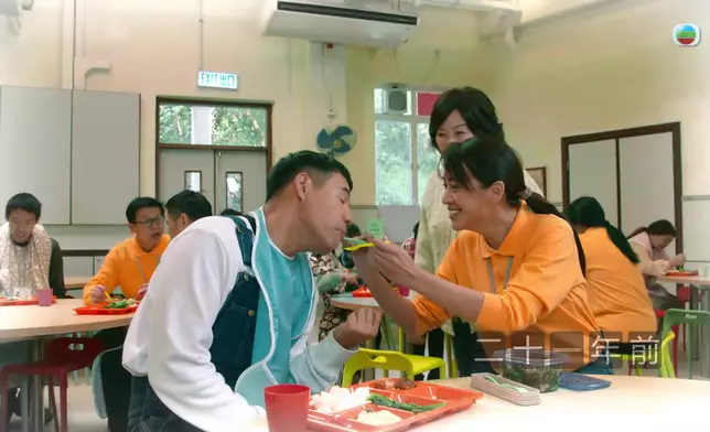 徐榮呢幕聽到阿媽話幫佢娶陳煒，佢開心到跳紮紮呢幕都好impressive。