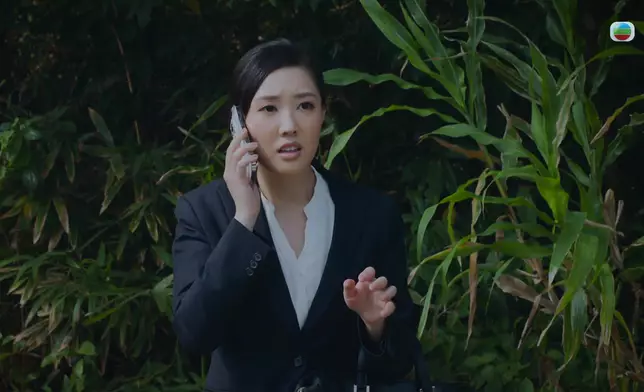 秀怡真係成日人孭起咗Madam，仲要係著緊斗零踭鞋兼落緊斜落，好堅！