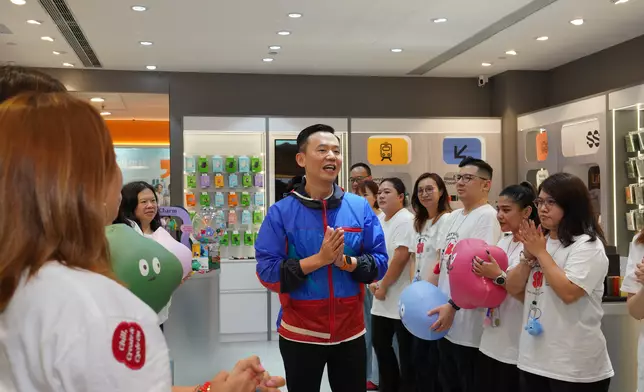 Momax CEO John 鄭冬生表示：「屯門新店的開幕，是 Momax 扎根香港、持續投資本地的重要一步