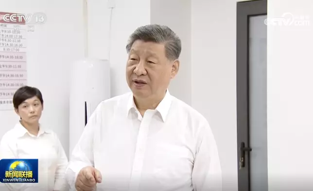 習近平到上海考察。央視截圖
