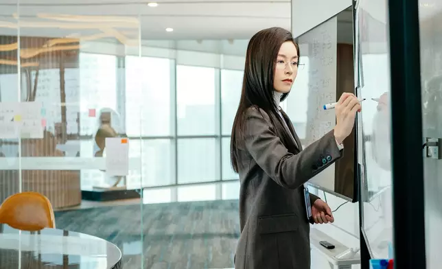 Janice Man呢個眼鏡Look好好睇。