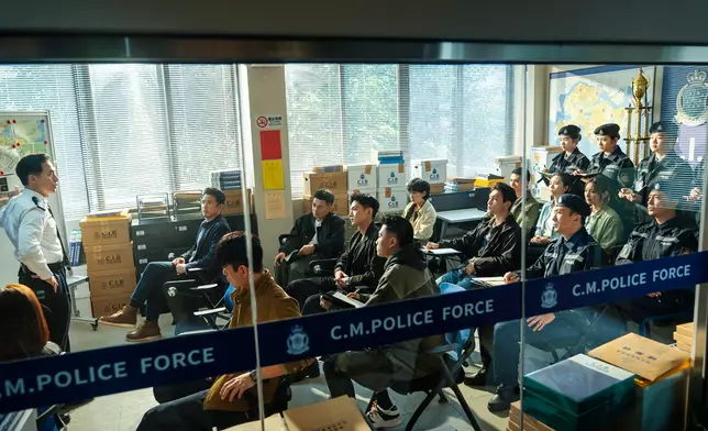 張國強警裝Look，晒「英、型、帥」一面好搶眼。