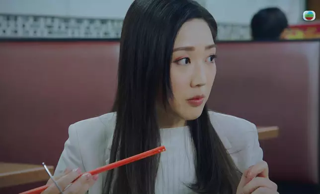 呢份表面係一隻雞脾，但實際卻滿載住長輩同後輩嘅痛錫。