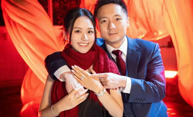 鍾培生與莊雅婷3月訂婚，月初女方挺巨肚默認懷孕。