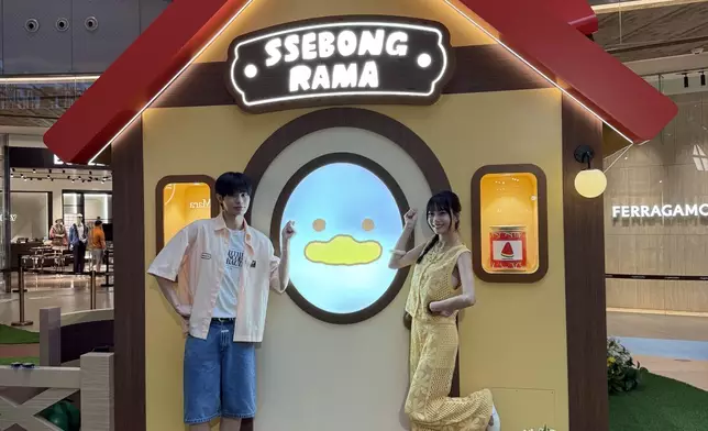 東薈城名店倉「SSEBONGRAMA 躺平鴨小鎮」集結多個療癒打卡位