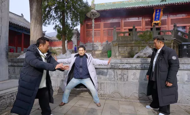 樊少皇係嵩山少林寺大顯身手。