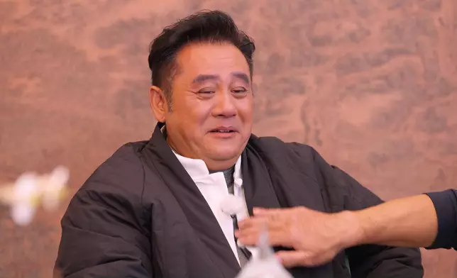 佢講番當年點樣幫麥包畫番勁個心口勁好笑。