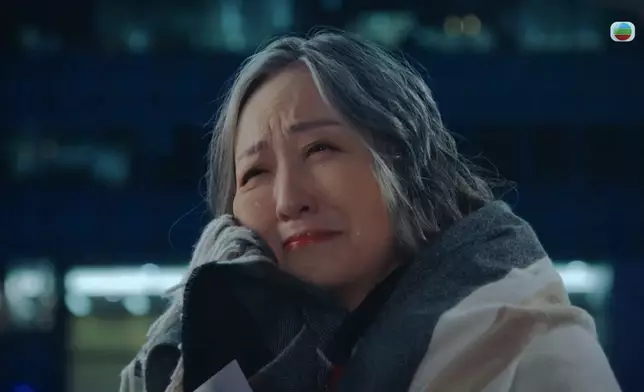 呢個「隔空親情戲」互動，三位演技都應記一功。