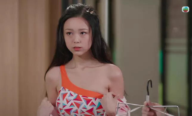 Karen個樣好慘好可憐，而為咗望落唔好有肚腩，Karen拍呢場戲前「禁食」。