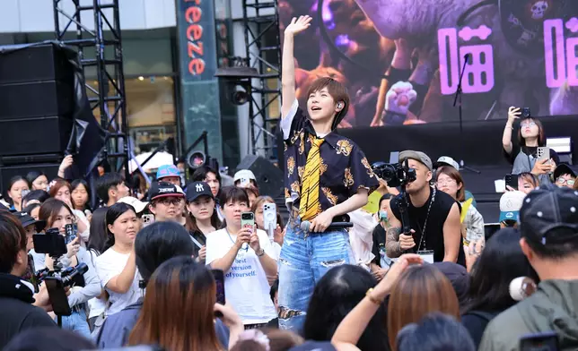小魏魏嘉瑩帶來多首歌曲炒熱現場氣氛。