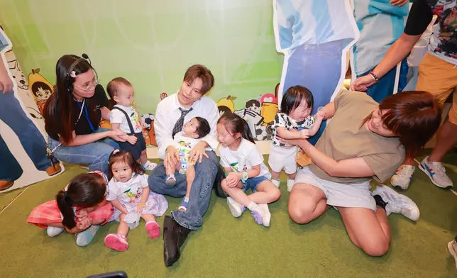 粉絲男女老幼都有。