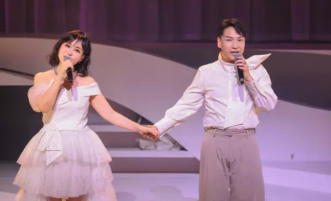 全新舞台劇音樂騷《唔妥你還是愛你》又唱又演唱會。