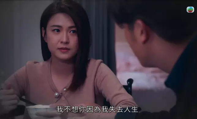 江嘉敏演技顏值俱獲讚，佢嘅眼神真係好似識講嘢咁。