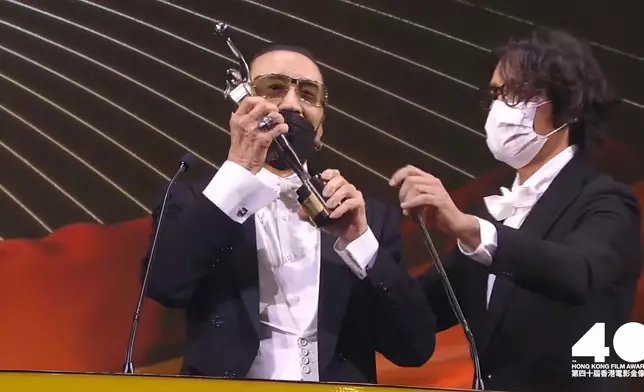 四哥年屆85歲才首獲金像獎最佳男主角提名，便一擊即中奪獎，成就演藝里程碑。
