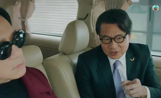 佢個陰謀樣又出現。